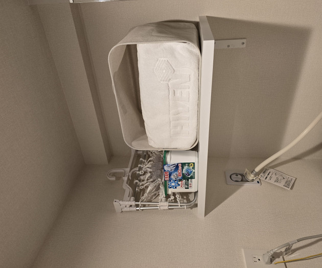 Storage shelf with towels