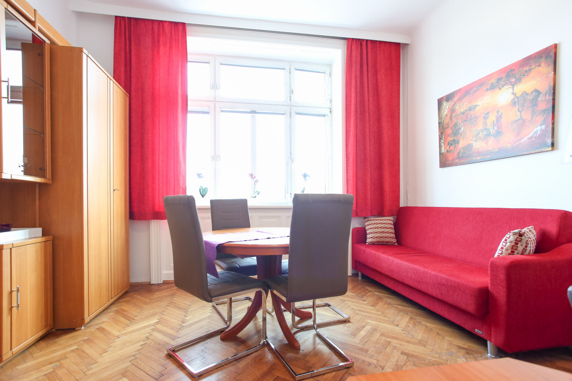 Ein Tisch um zu essen oder arbeiten