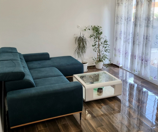 FOR RENT: MODERN TWO-BEDROOM APARTMENT