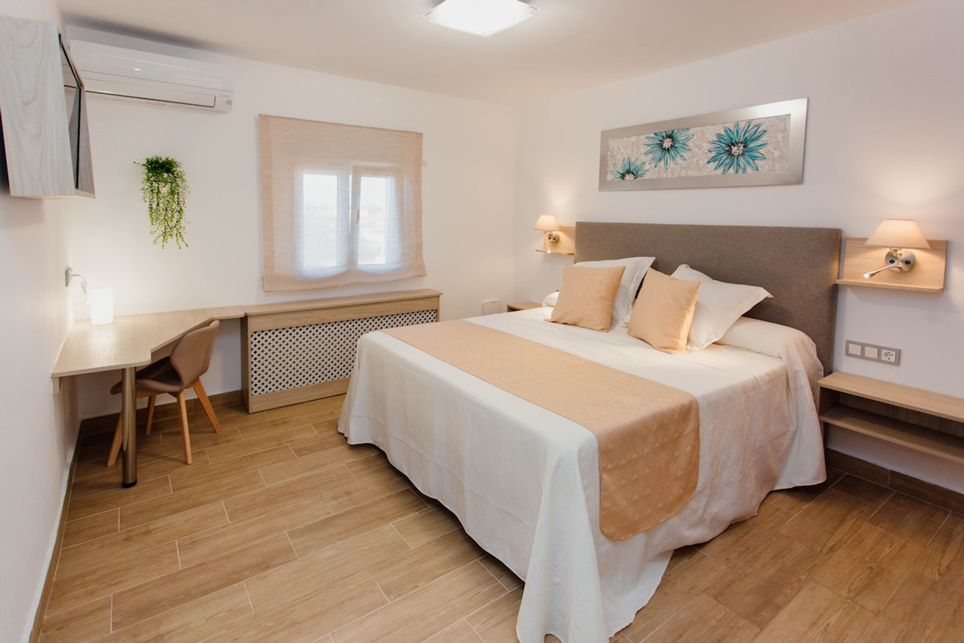 Bedroom 1 image 1