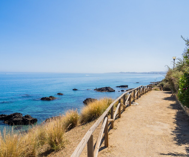 Cubo's Beach Front Villa Benalmadena