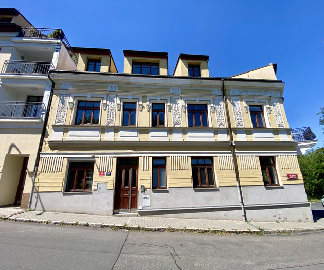TOP location/metro/nature/suitable for students