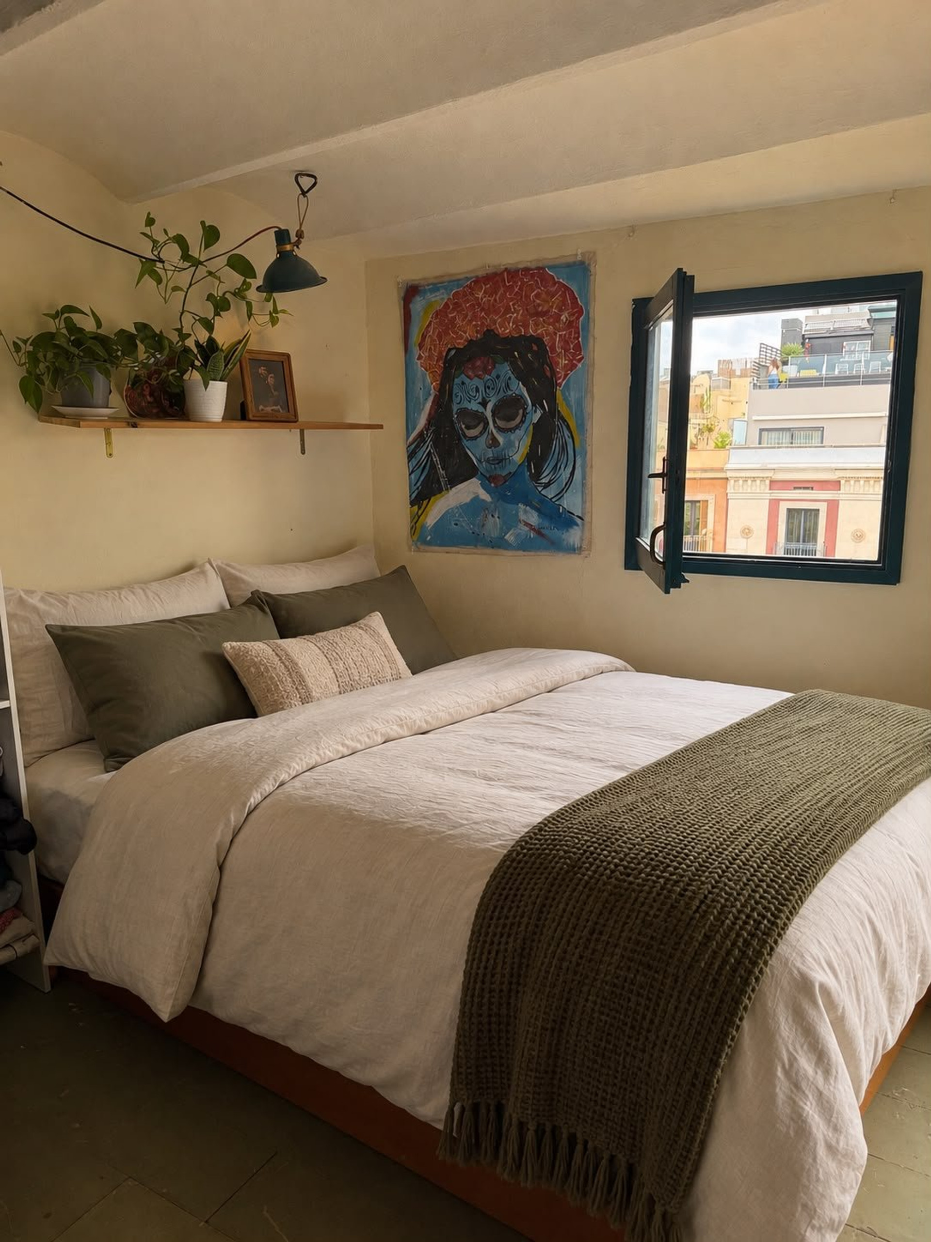 Cozy bedroom with double bed