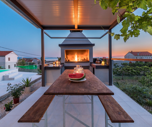 Cozy Apartment with Sea View