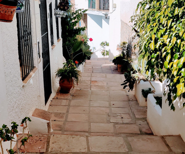 Great views, 3-bedr, shared pool, for 6