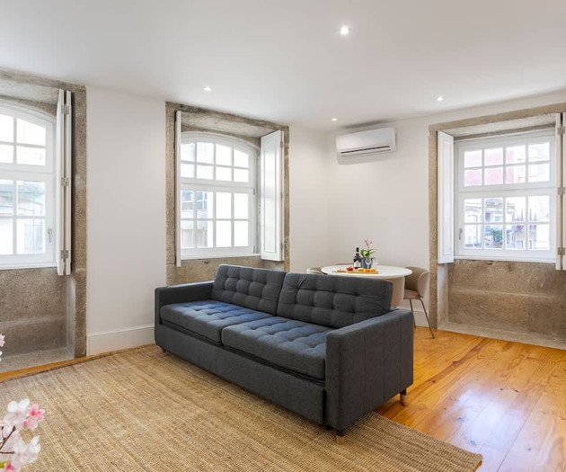 Modern & Trendy Flat by HostWise