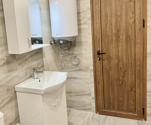 Spacious & Cozy 2 BDR Apartment with Fast Wi-fi
