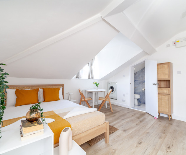 Chic & Charming Attic Studio, Finsbury Park 03