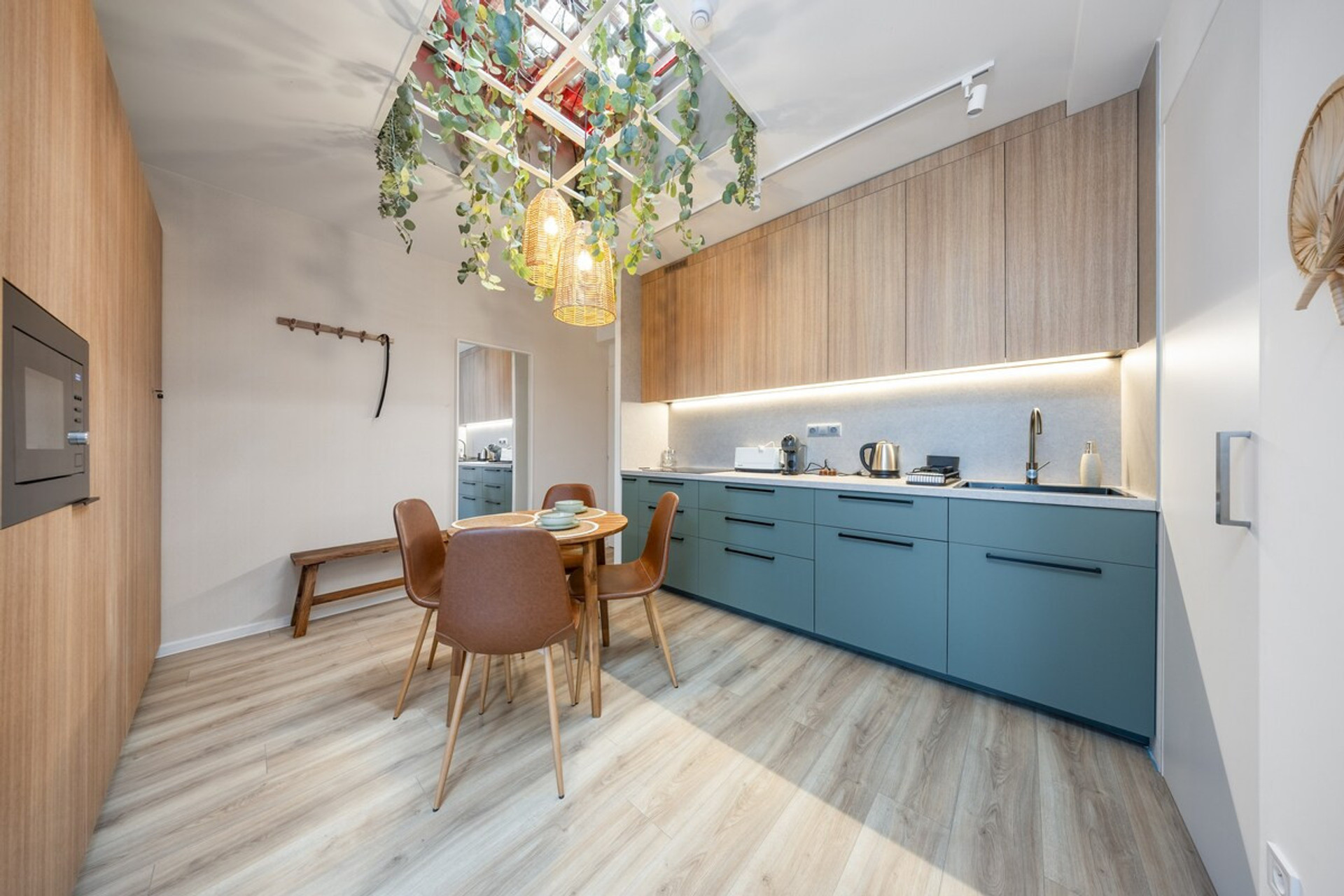 Dining area image 2