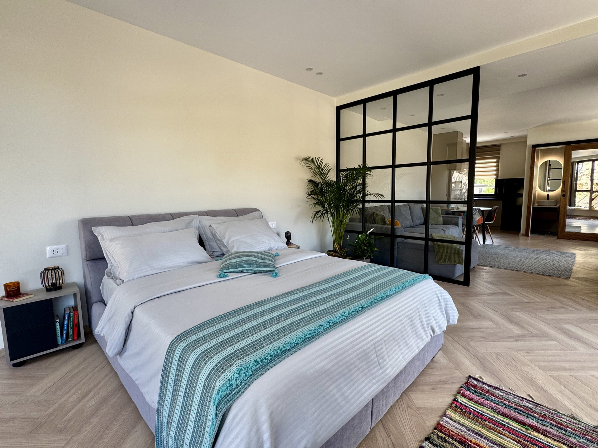 Bed area with glass partition