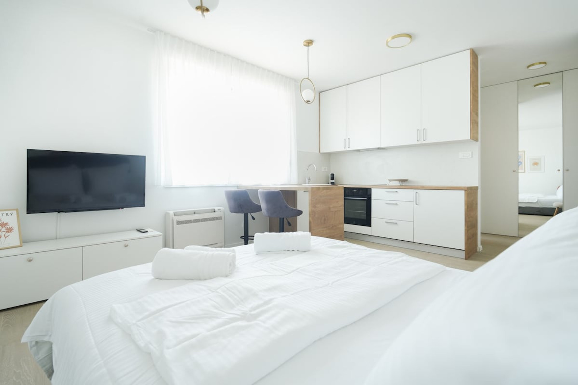 Bedroom image 4