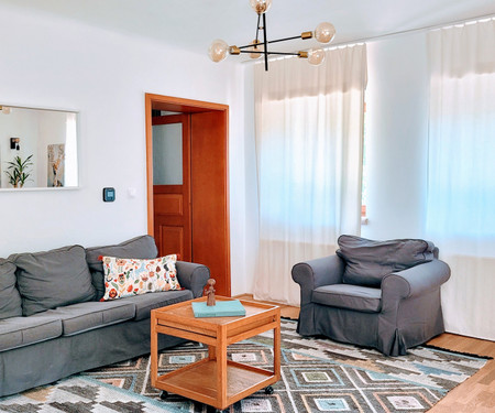 Family friendly villa apartment with FREE PARKING