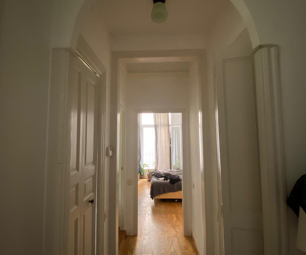 Bright Room with Private Bathroom in El Born