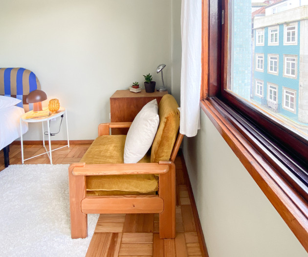 sunny retro coliving - Indigo Bedroom