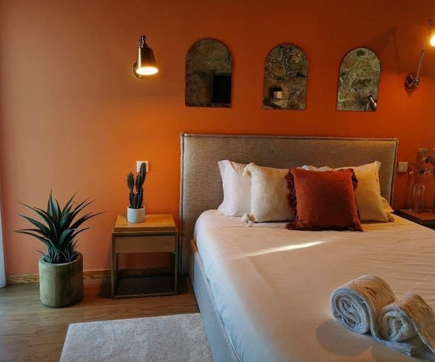 Luxury 5‑Bedroom Villa with Pool and Garden