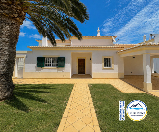 Villa Verde - 4 bedrooms, Marina view, pool & BBQ