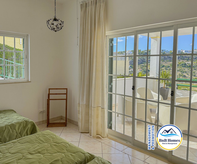 Villa Verde - 4 bedrooms, Marina view, pool & BBQ