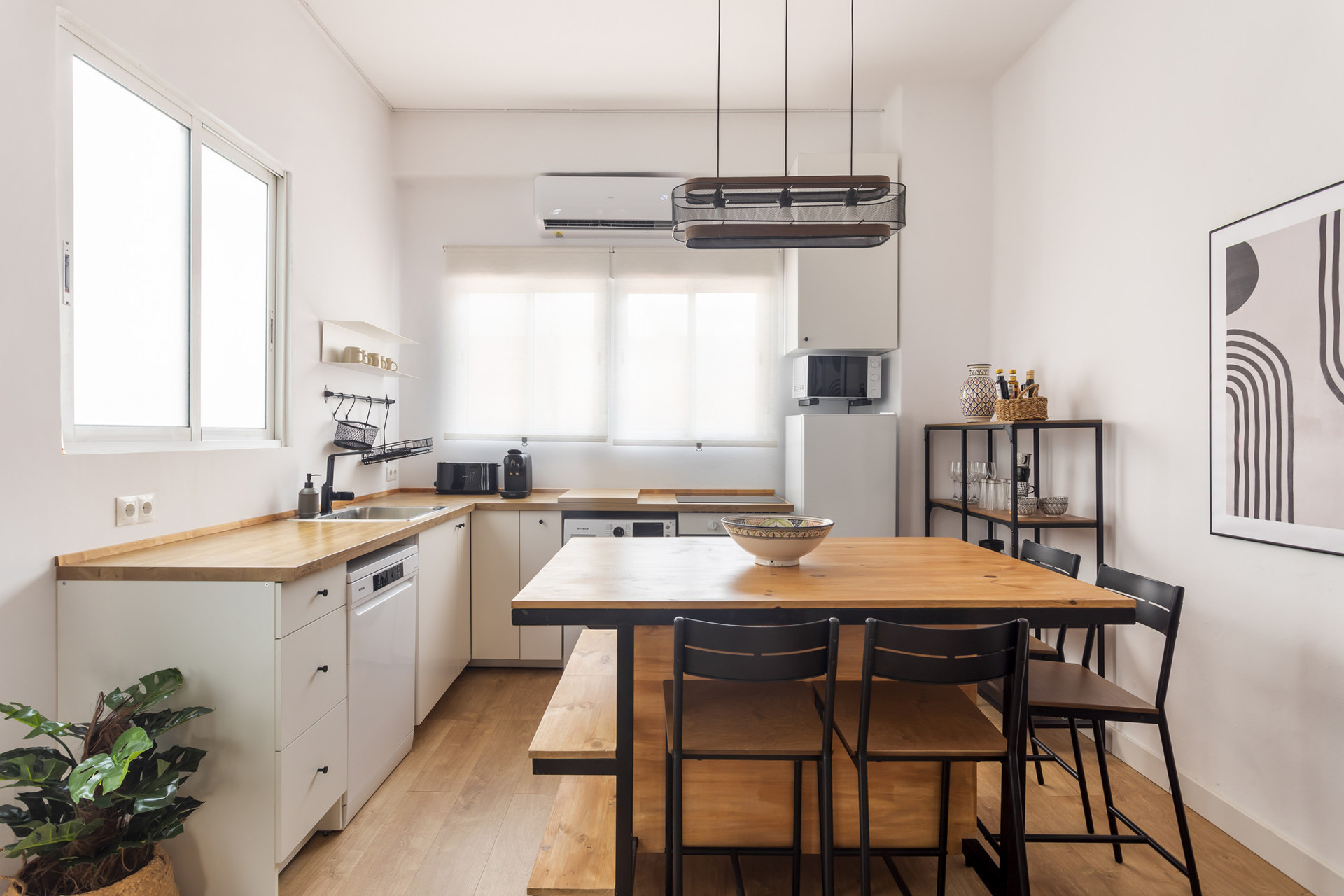 Fully equipped kitchen