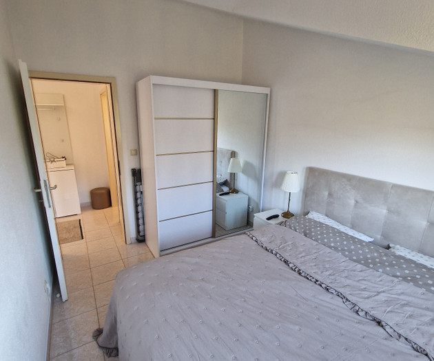 Compass Apartment -View, TV, Pool, 4 min to beach