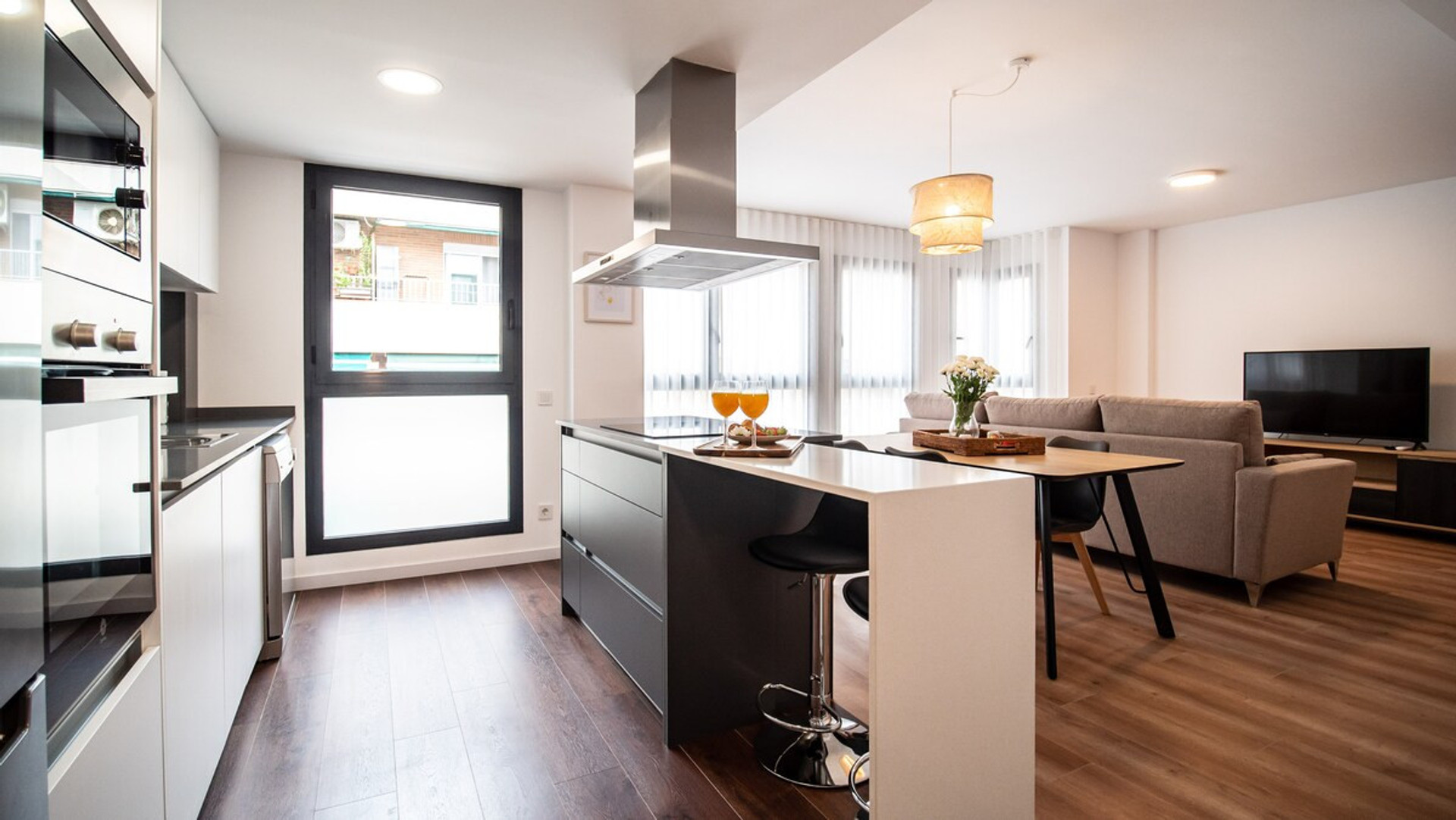 Full kitchen image 1