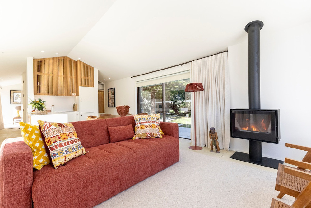 Dovecote Houses - Victoria Crowned Dove preview