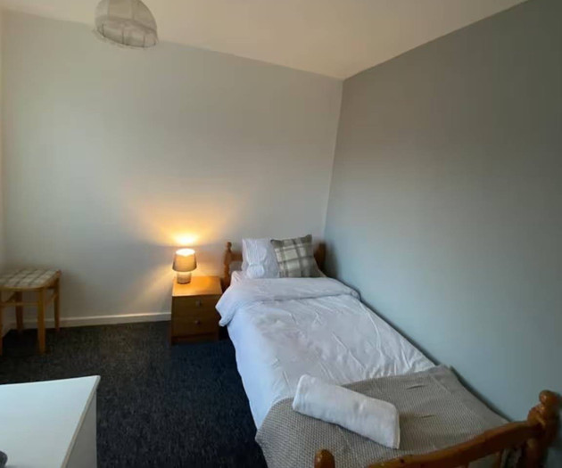 Comfortable 4 Bedroom House in Doncaster