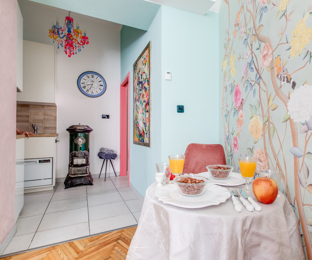 Quaint Maid's Boudoir Apartment