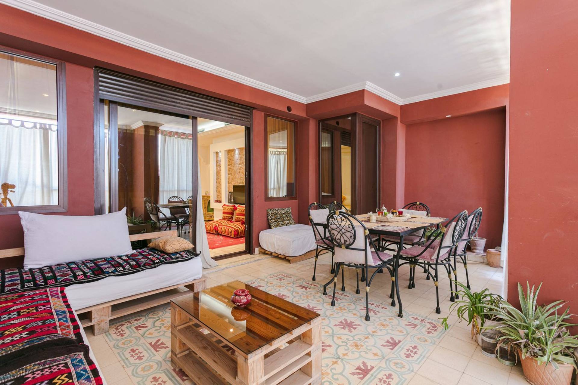 Spaciaous Terrace with dining area
