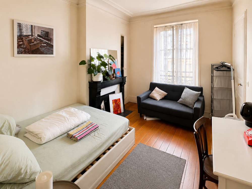Bright & Charming Room in a Parisian Apartment preview