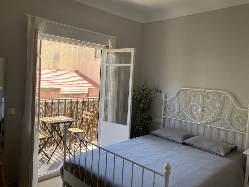 Airen Room - Private Balcony, Open Closet, Sunny preview