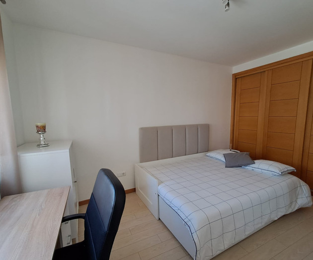Ocean View T2 with Pool, Garage & Workspace