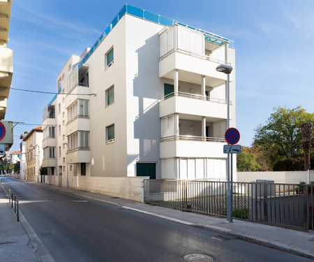 Split center flat on Bacvice beach