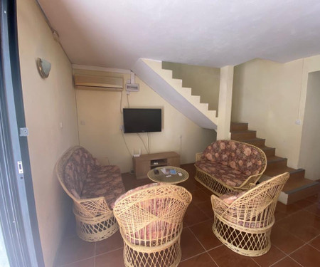 3-bedroom Duplex Seaview beach access flic en flac