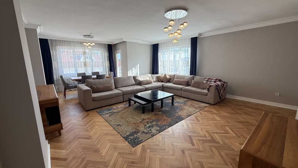 Here is the flat you will be happy to stay. preview