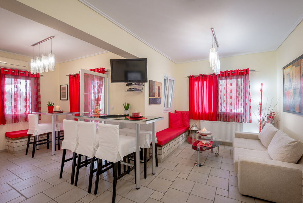Villa surrounded by nature with sea views preview