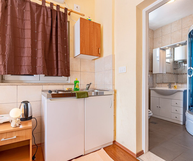S1 studio next to the beach, with the sea view