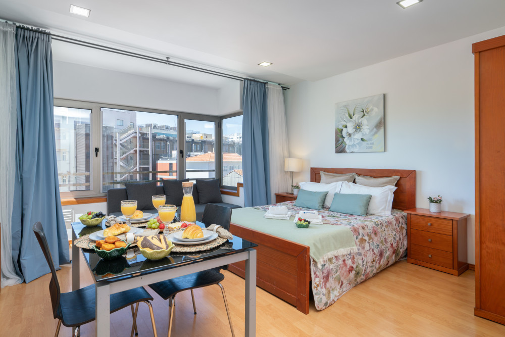 Peaceful Roomy Flat | Terrace preview