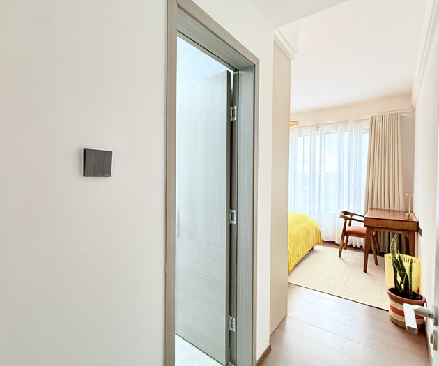 Airy 17th Floor 2BR: City Views, Balcony & Pool