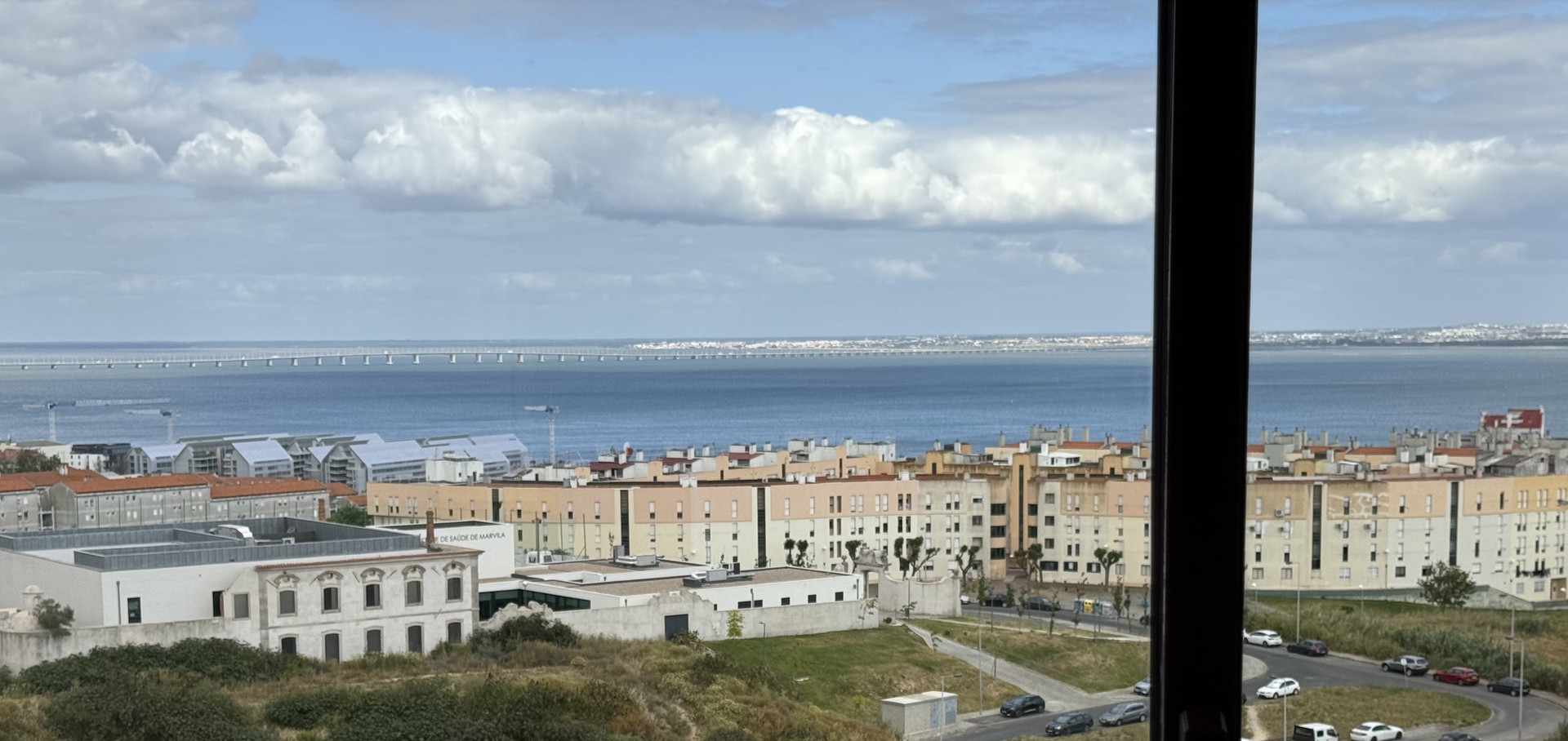 Vista do Rio Tejo e da ponte Vasco da Gama