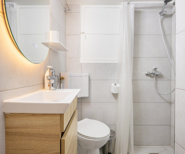 Acropolis Delux 1st FLR Aprt up 4 guests