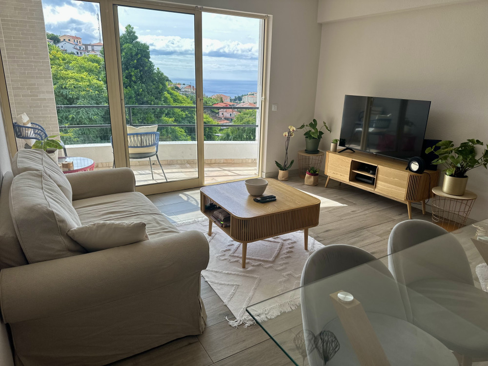 Sunny and cozy apartment in Funchal