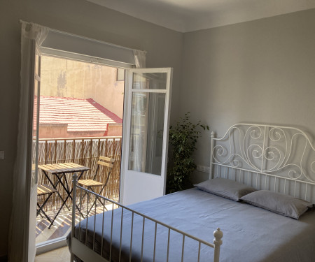 Airen Room - Private Balcony, Open Closet, Sunny