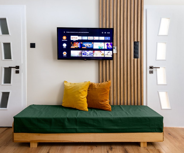 Design Studio with Brand New Walk-in Shower & AC