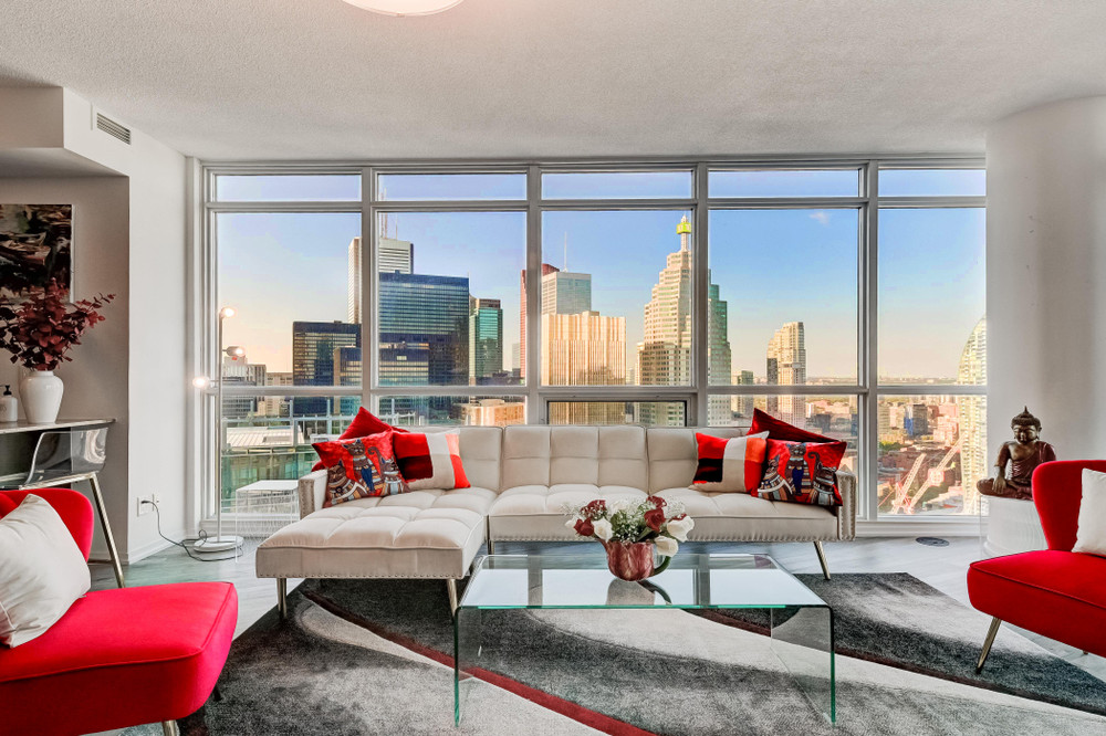Stunning Penthouse Retreat with Epic Lake & CN Tow preview