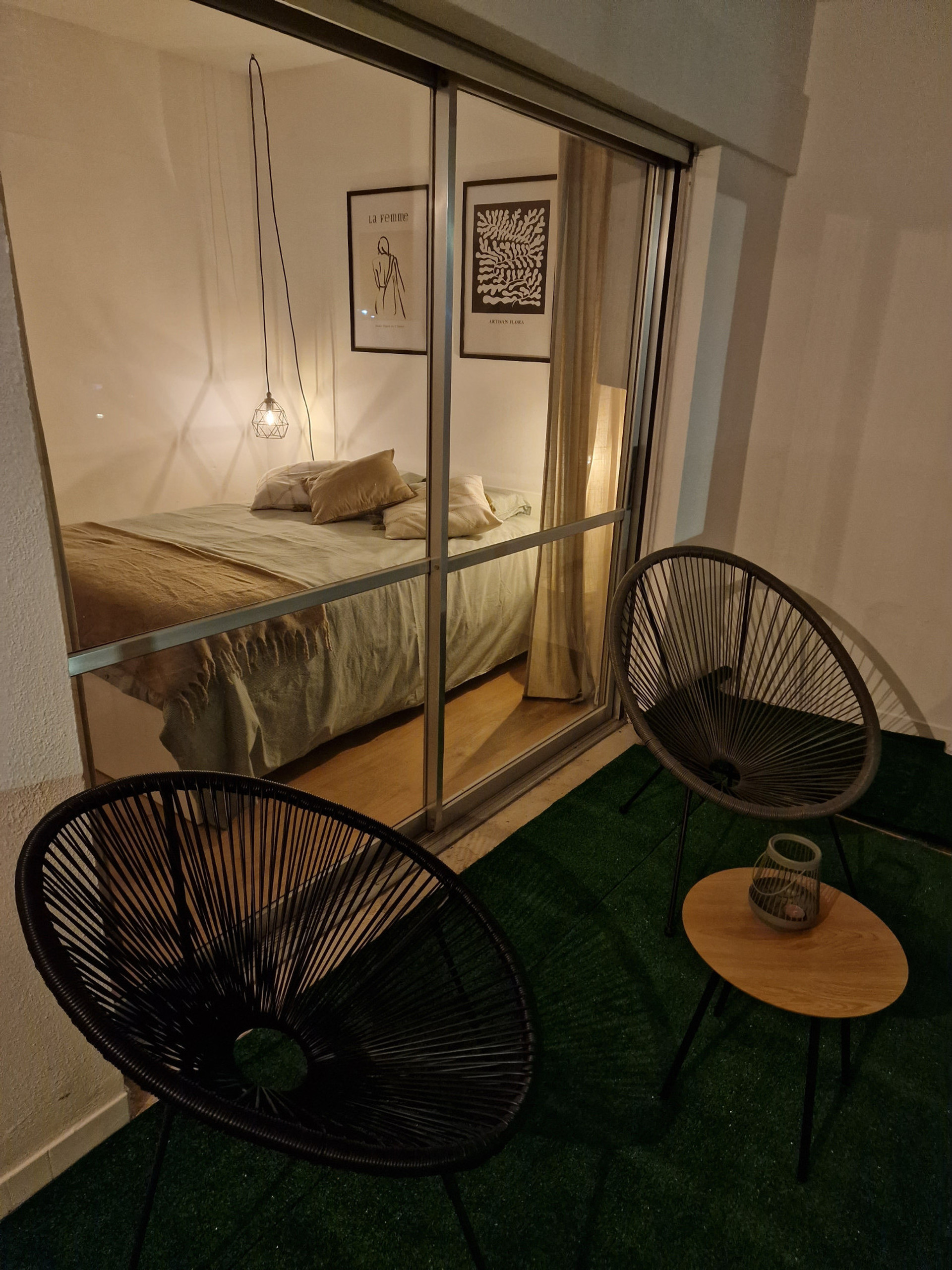 Bedroom & Balcony