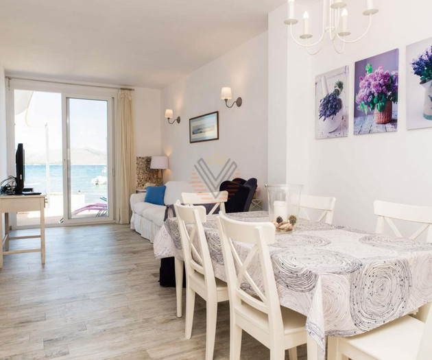 Ran de Mar, sea views villa located directly on th