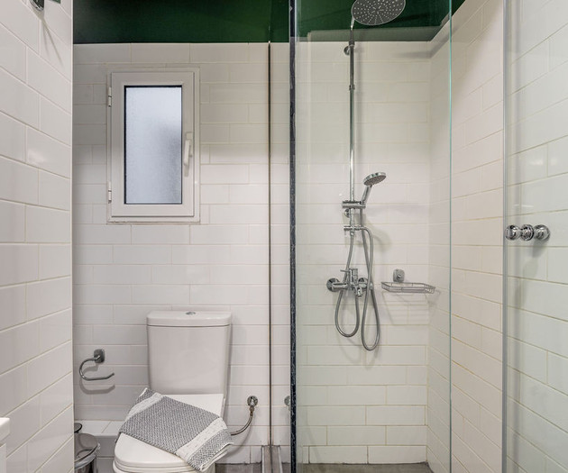 Full bathroom
