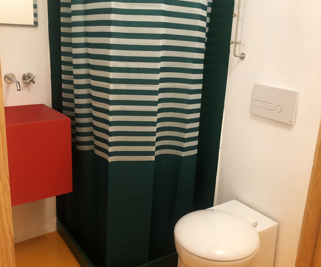 bedroom with private bathroom and patio N.4
