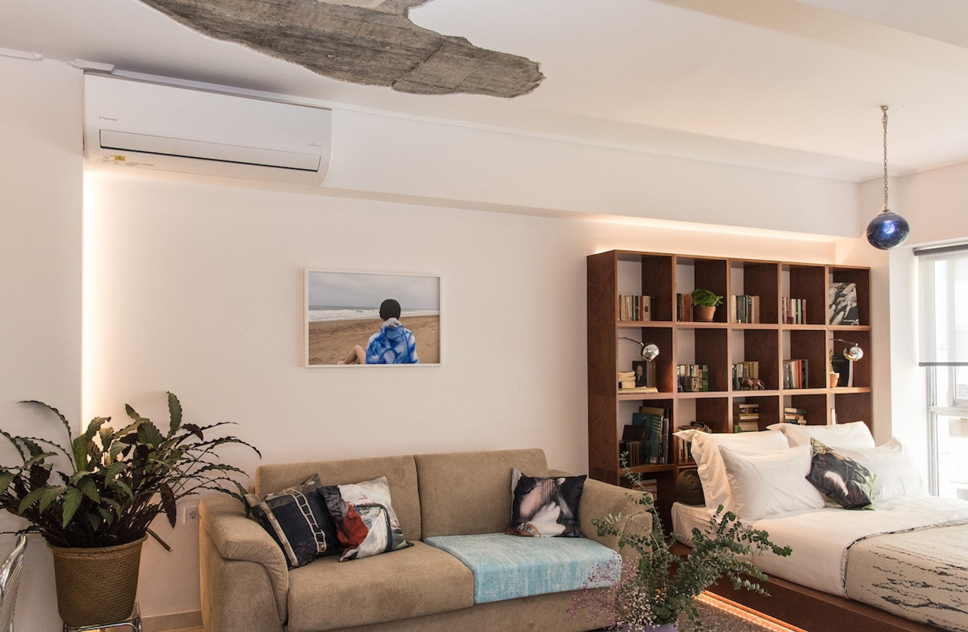 Living room image 3