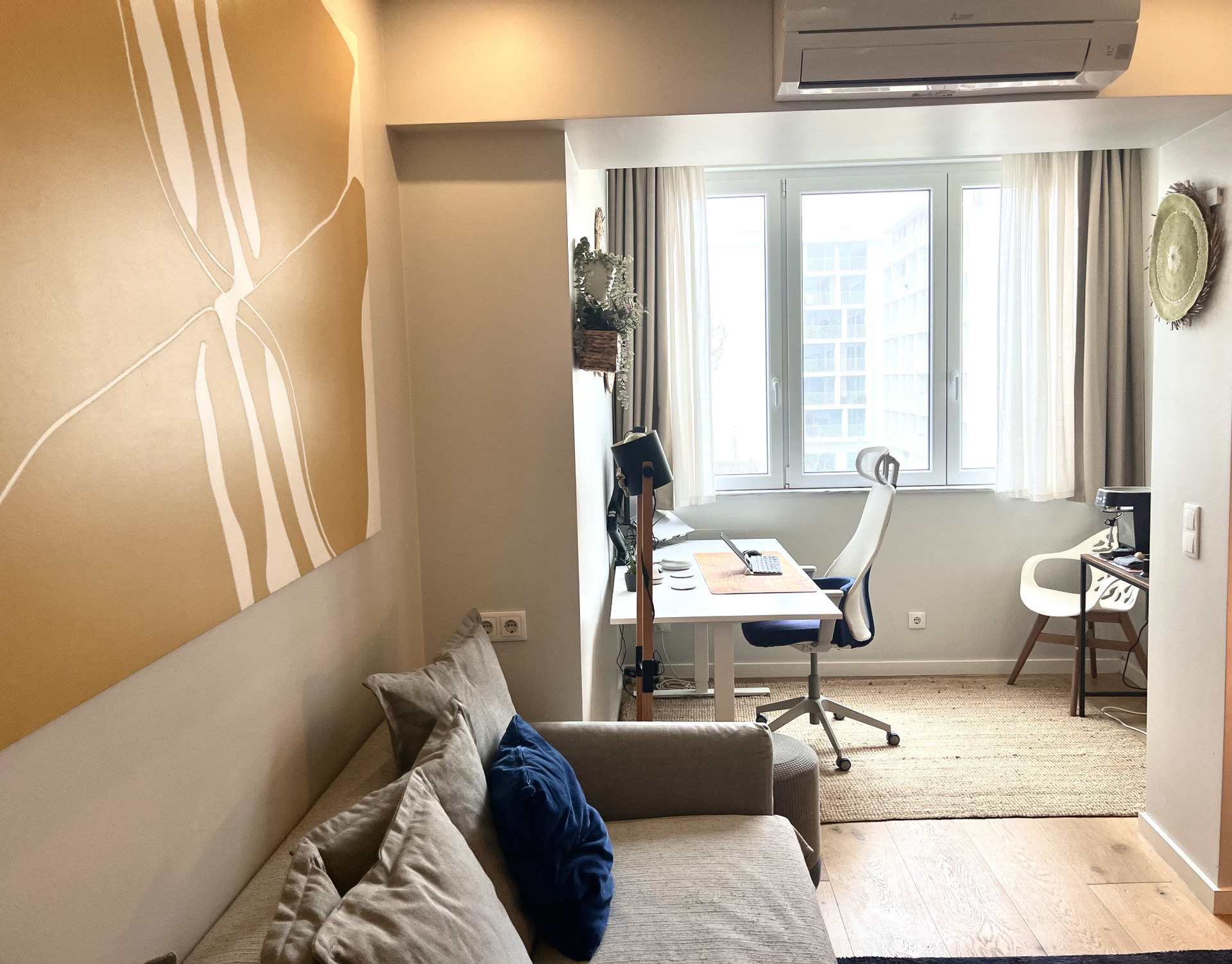 Living Room & Working Area (I)